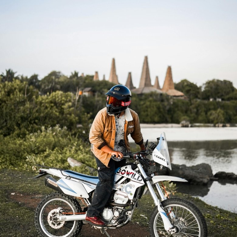 pexels-labskiii-14854289